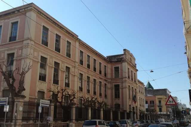 Bari, Carrassi d� addio alla storica scuola Carlo Del Prete: diventer� sede del 2� Municipio